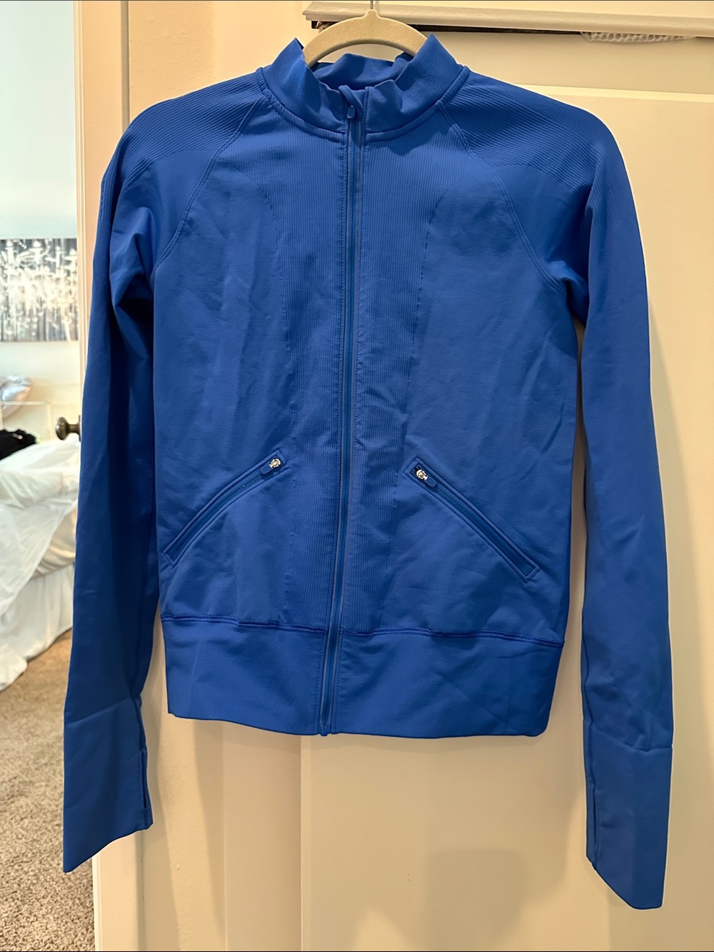 Lululemon EUC Women’s Electric Blue Full-Zip Active Stretch Zip-Up - size 8